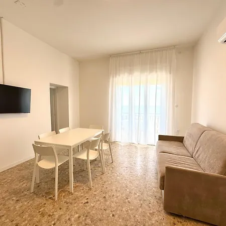 Fronte Mare-carraro Immobiliare - Family Appartamento