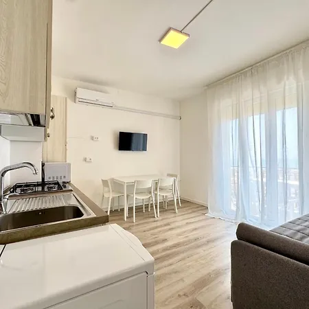 Fronte Mare-carraro Immobiliare - Family Appartamento *
