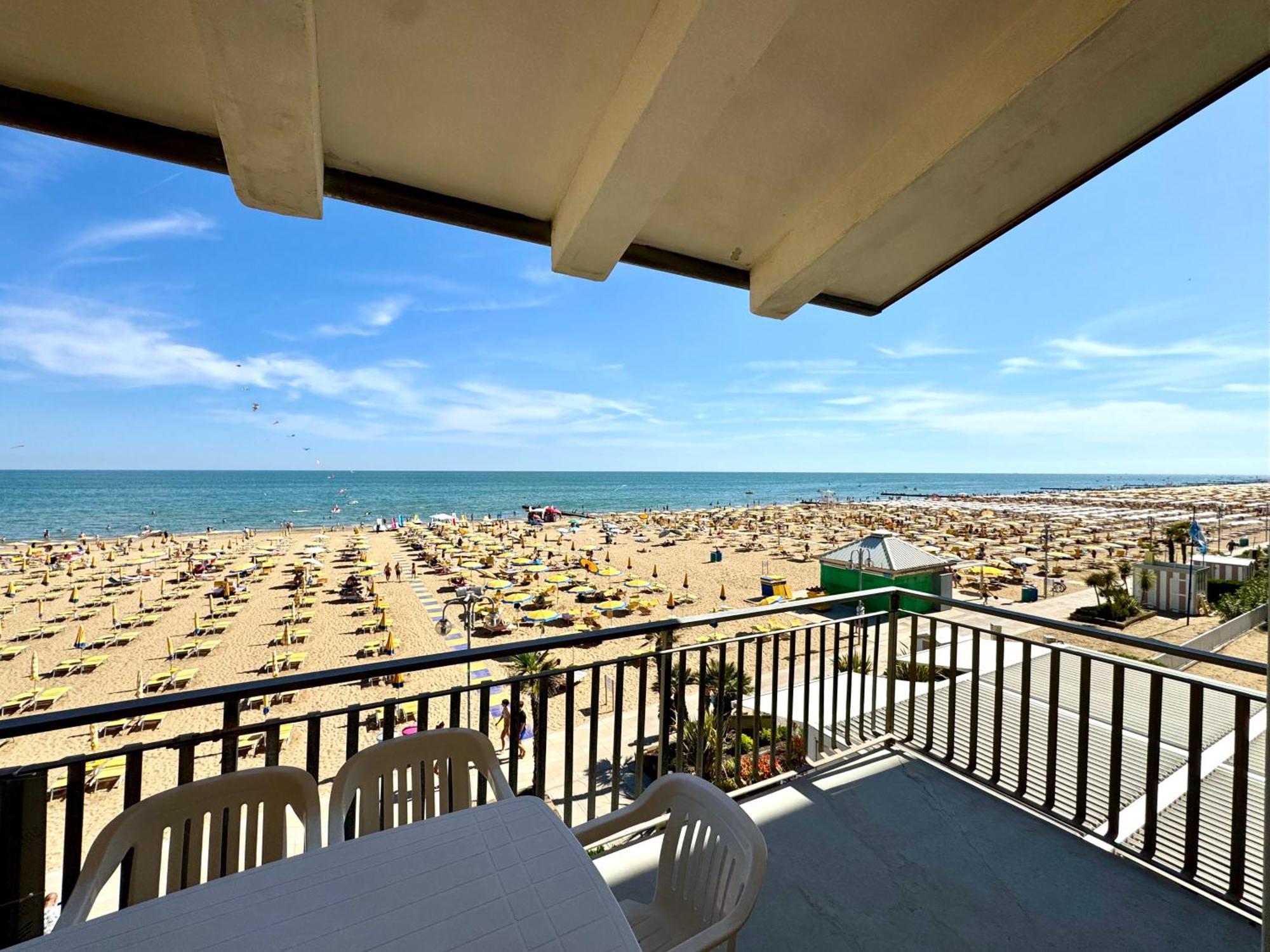 Fronte Mare-carraro Immobiliare