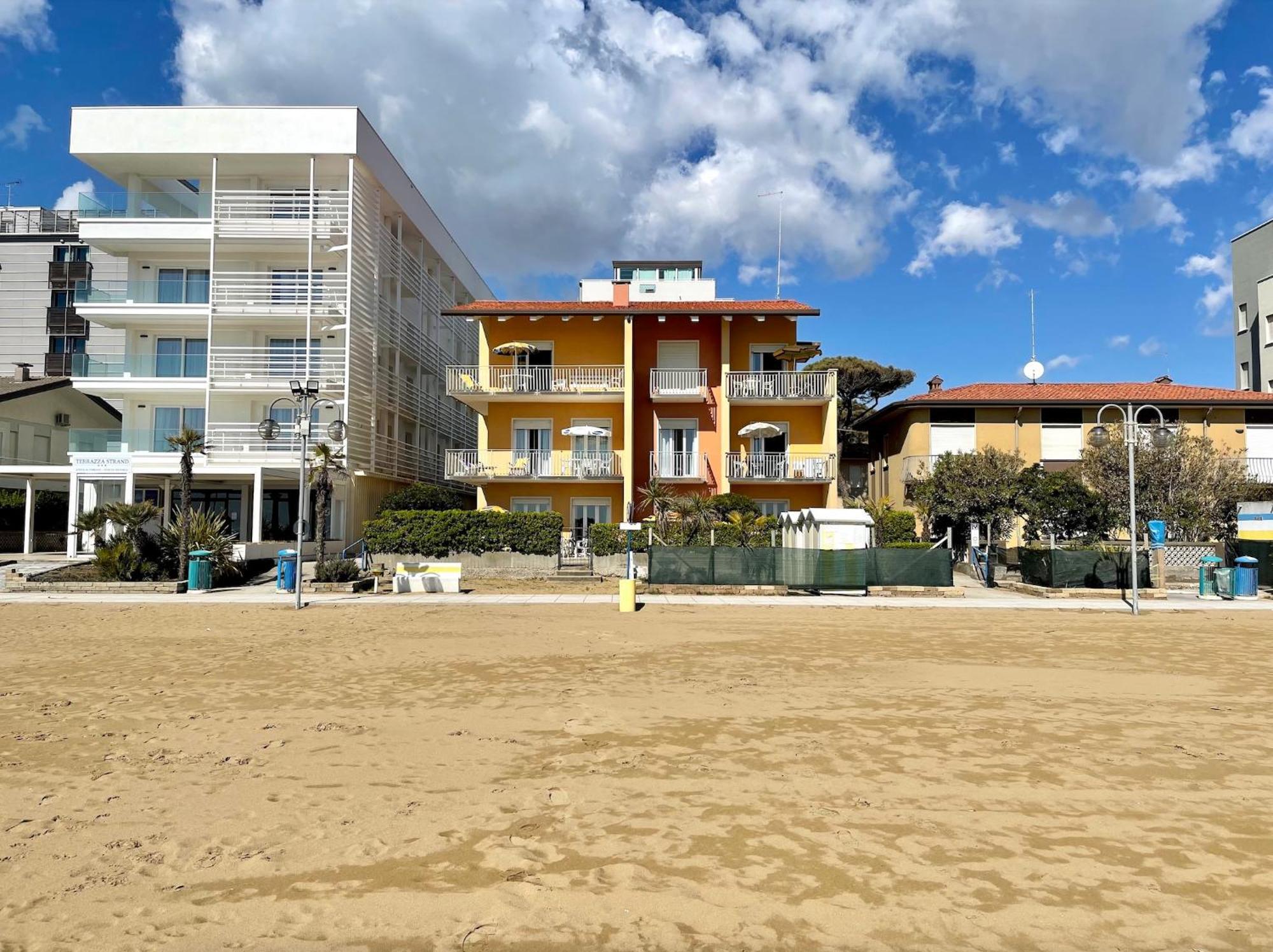 Appartamento Fronte Mare-carraro Immobiliare Lido di Jesolo